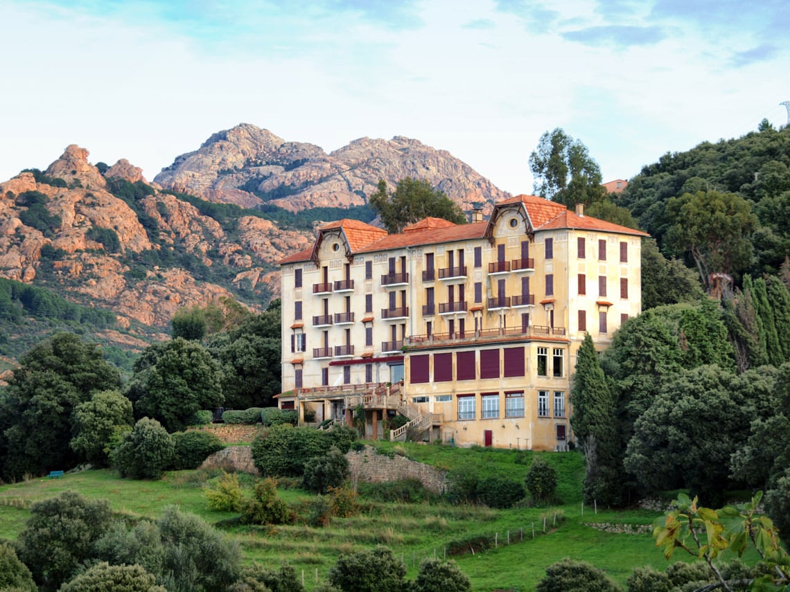 Hotel-Les-Roches-Rouges-Piana-Corsica