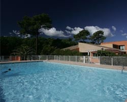 Appartementen-Corsica-Residence-Cala-Bianca-zwembad