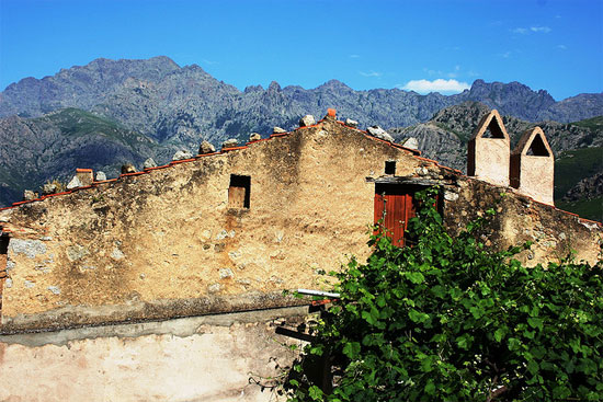 Calenzana-Strada-di-l-Artigiani