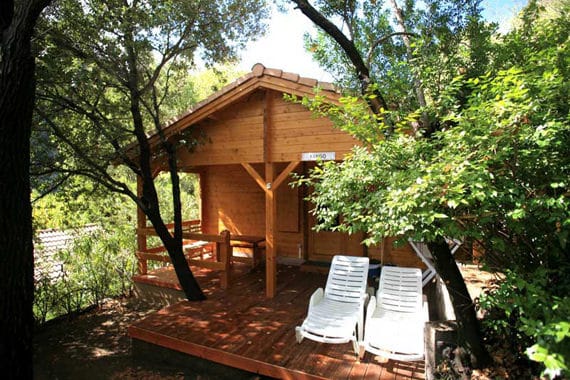 Camping-Les-Oliviers-Corsica-voorkant-bungalow