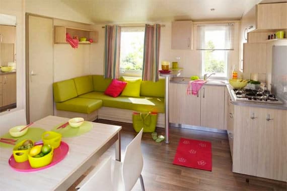 Camping-Perla-di-Mare-caravan-interieur