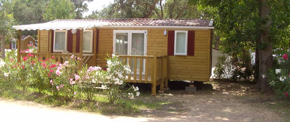 Caravan-op-een-camping-op-Corsica