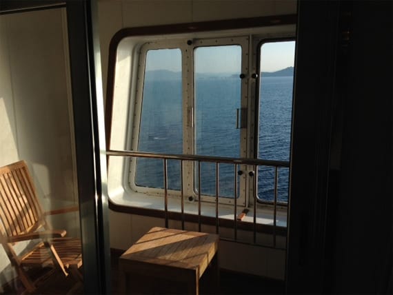 Geniet Van De Faciliteiten Aan Boord Van Corsica Ferries