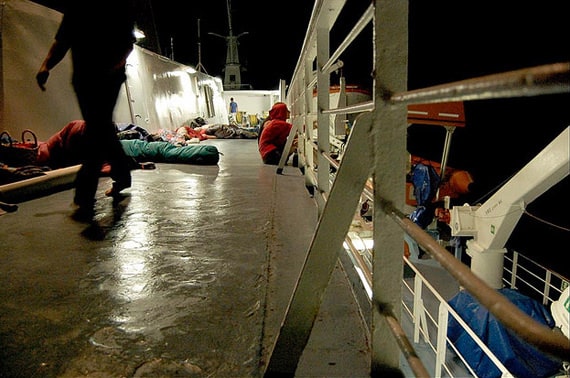 Corsica-Ferries-in-de-nacht