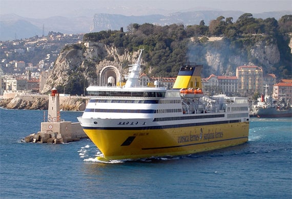 Corsica-Ferries-verlaat-haven-Nice