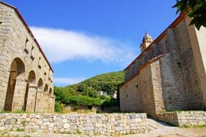 Corsica-het-eiland-voor-de-meest-diverse-zomervakantie-kerk-in-het-binnenland
