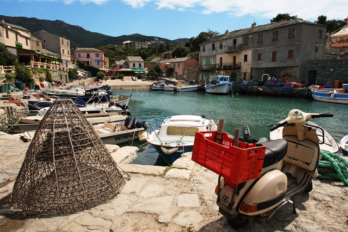 hoek Tussen staking Corsica, het eiland voor de meest diverse zomervakantie