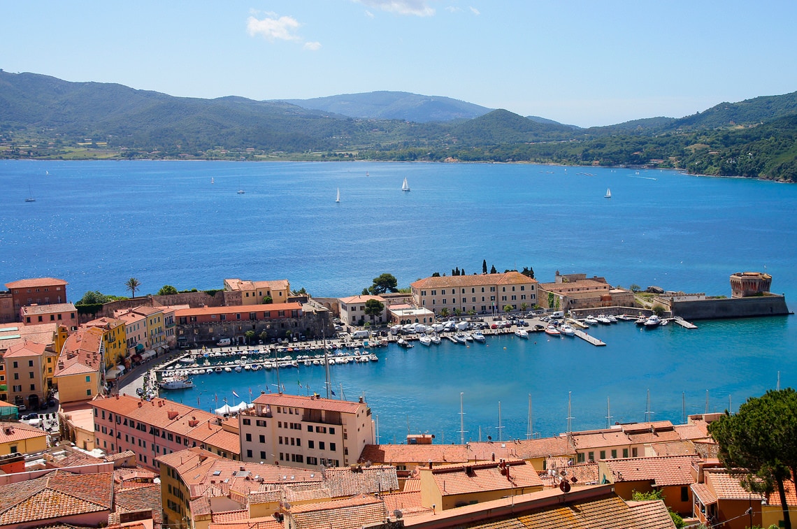 De-historische-haven-van-Portoferraio