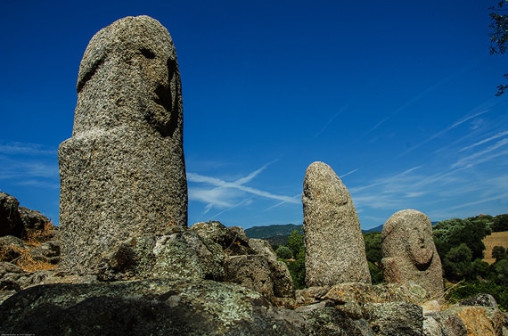 Filitosa-Menhirs-andere-hoek