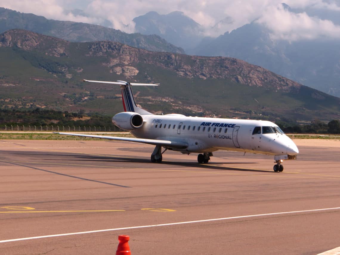 Goedkope-vluchten-naar-Corsica-Jet-Air-France-op-Calvi-Airport