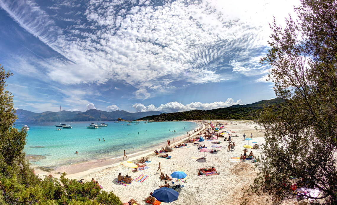 Het-weer-op-Corsica-in-juni---zomerse-temperaturen-en-stranddagen