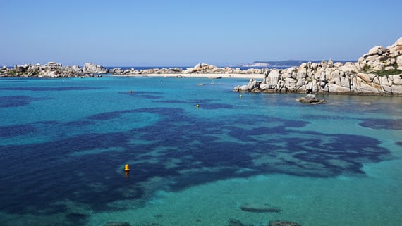 Iles-Lavezzi-Zuid-Corsica-strand