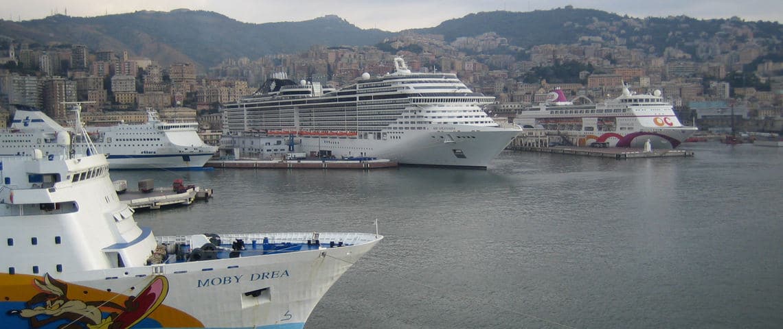 Met-de-veerboot-van-Genua-naar-Corsica-Bastia