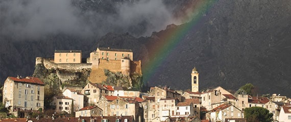 Overzicht-van-Corte-met-regenboog