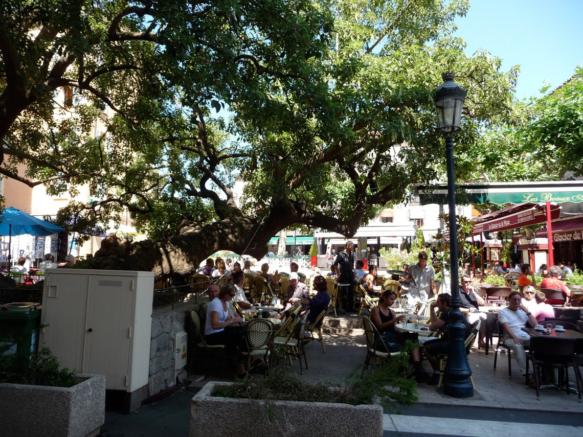 Place-de-la-Republique-Porto-Vecchio