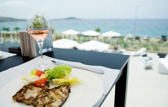 Restaurants-op-Corsica-aan-de-kust-met-vis