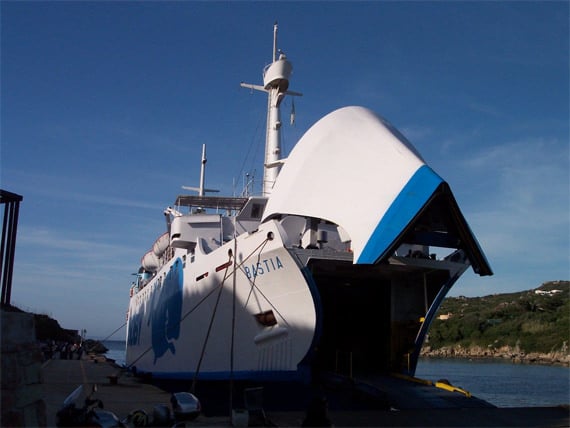 Santa-Teresa-di-Gallura-Sardinie-naar-Corsica-ferry