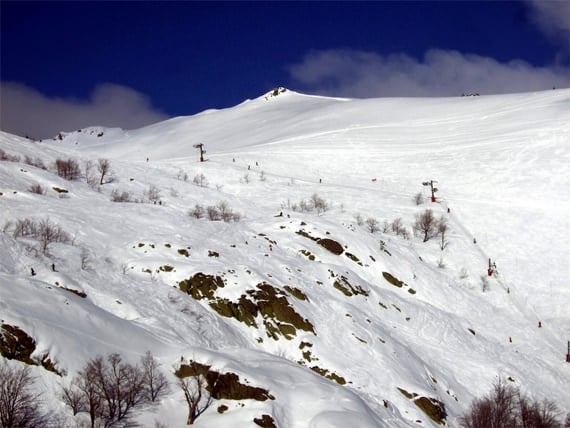 Skiegebied-met-piste-op-Corsica