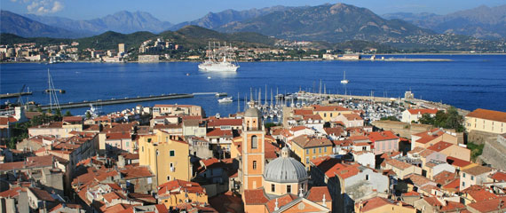 Skyline-van-Ajaccio-Corsica