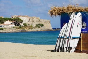 Surfen-op-Corsica-Calvi-surfhuur