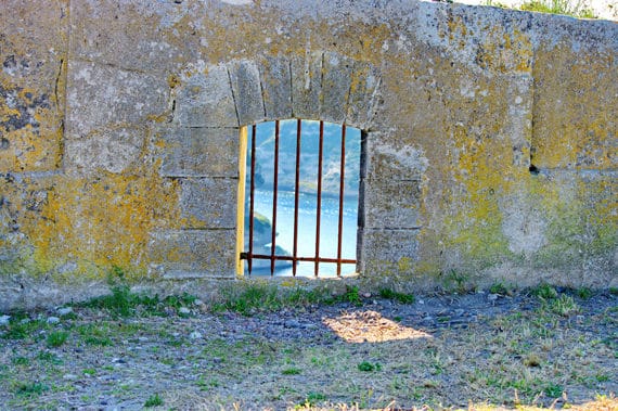 Tralies-bij-Bastion-de-l-Etendard-in-Bonifacio