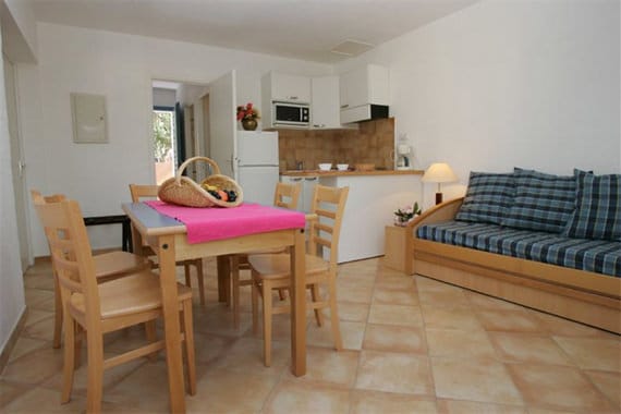 Vakantiepark-Residence-Cala-Bianca-Borgo-inrichting