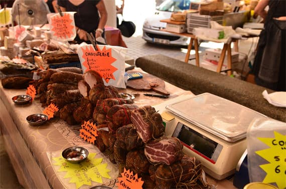 Vleeskraam-Corsica-markt