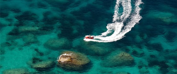 Waterscooter-in-het-water-bij-Bonifacio